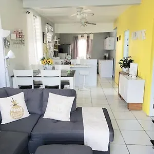 https://casa-amalia-beach-house-3-bedroom-1-bath-sleeps-aguada.top-hotels-puertorico.com
